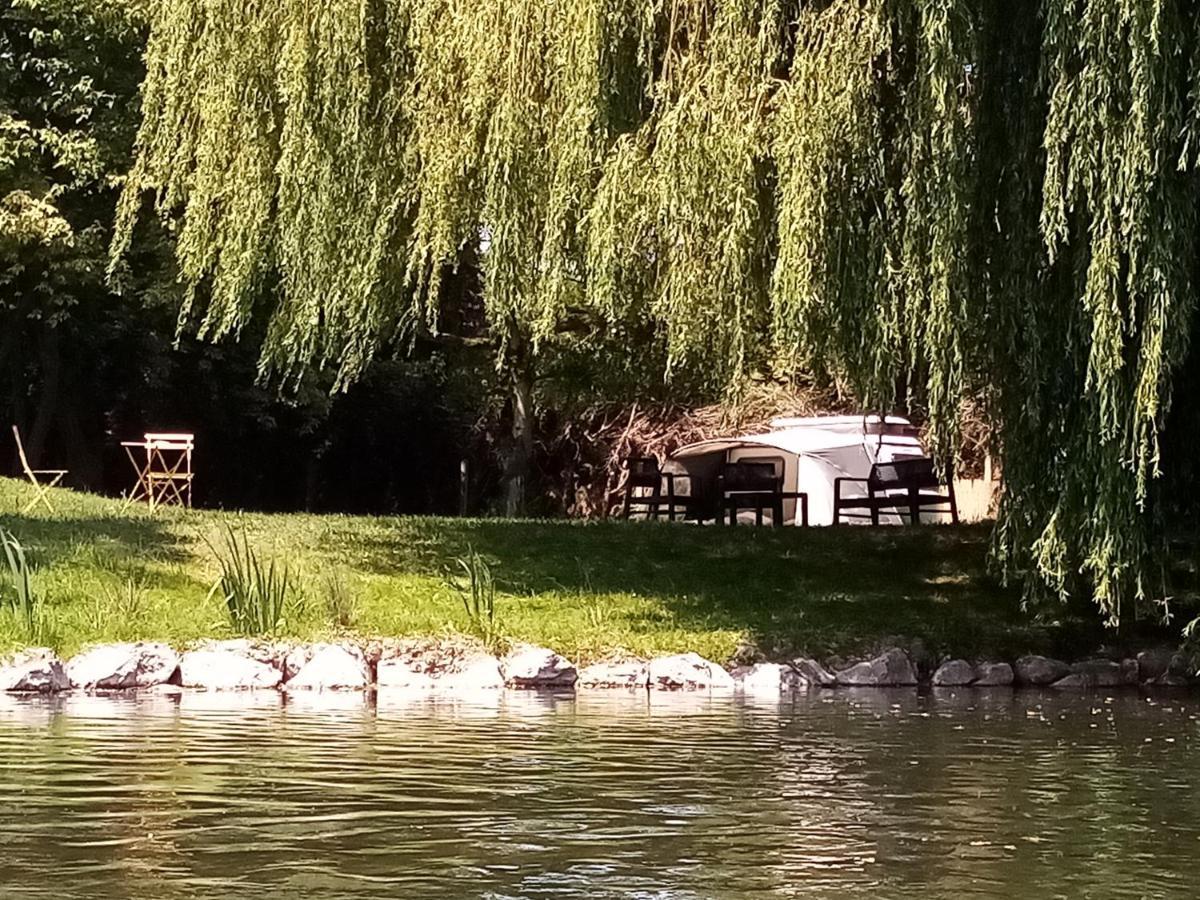 Havre De Paix Au Bords De L'Eure - Divers Hebergements Garennes-sur-Eure ภายนอก รูปภาพ