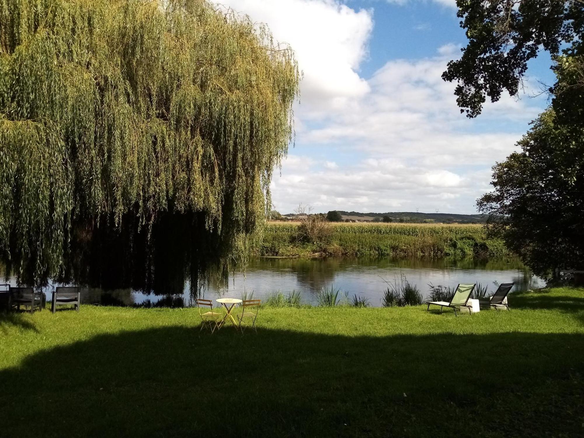 Havre De Paix Au Bords De L'Eure - Divers Hebergements Garennes-sur-Eure ภายนอก รูปภาพ